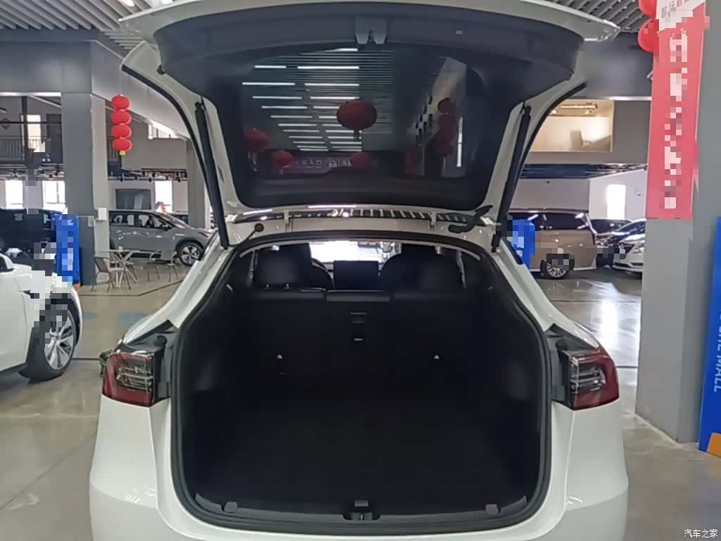 Tesla Model Y, 2024 19