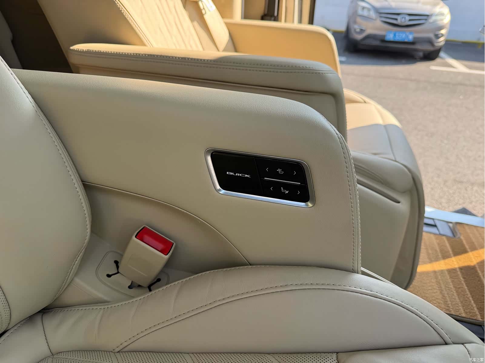 Buick GL8, 2022 11