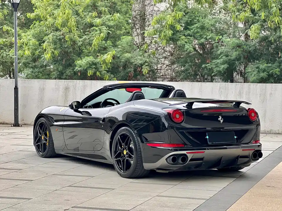 Ferrari California T