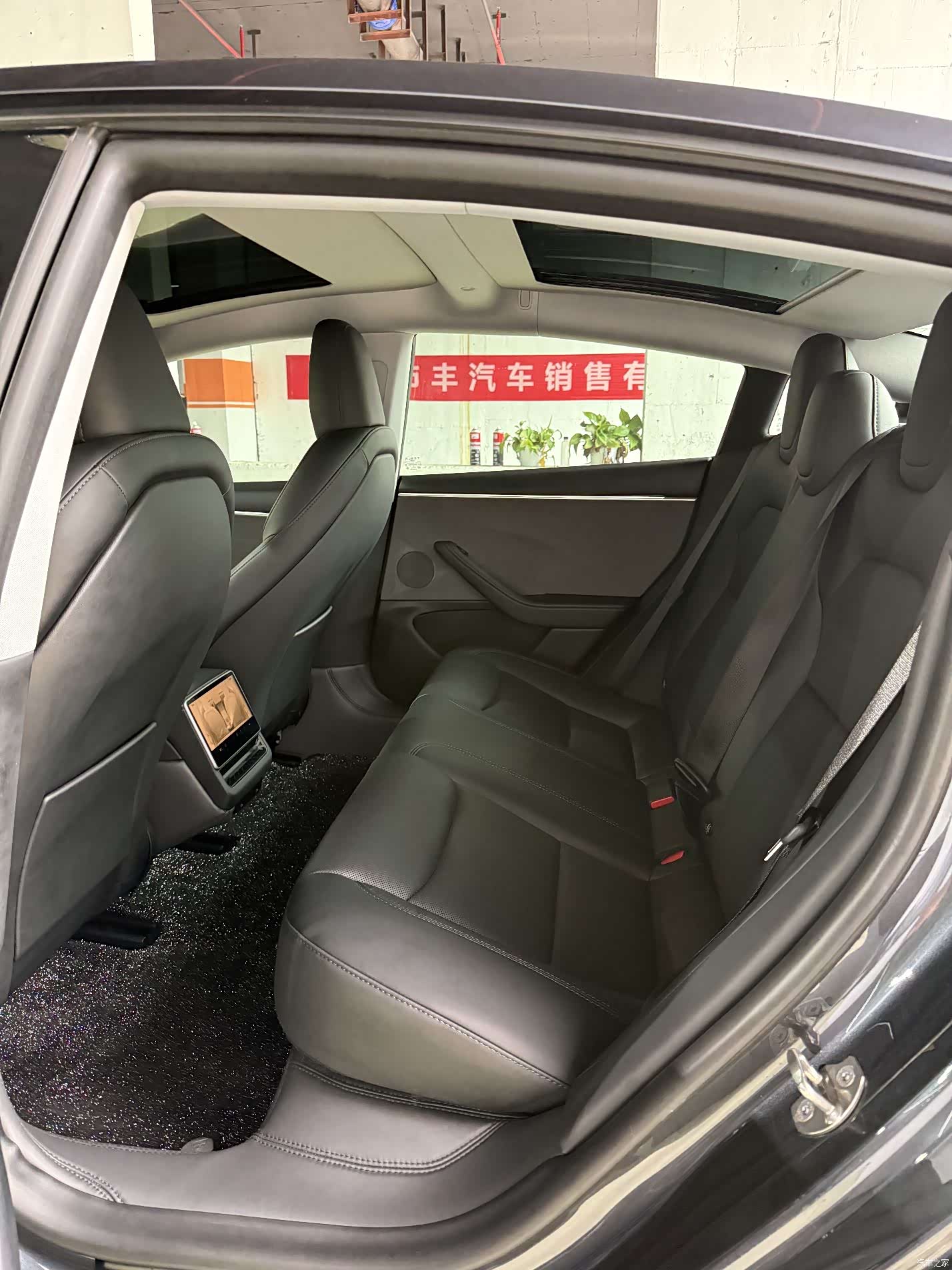 Tesla Model 3, 2024 13