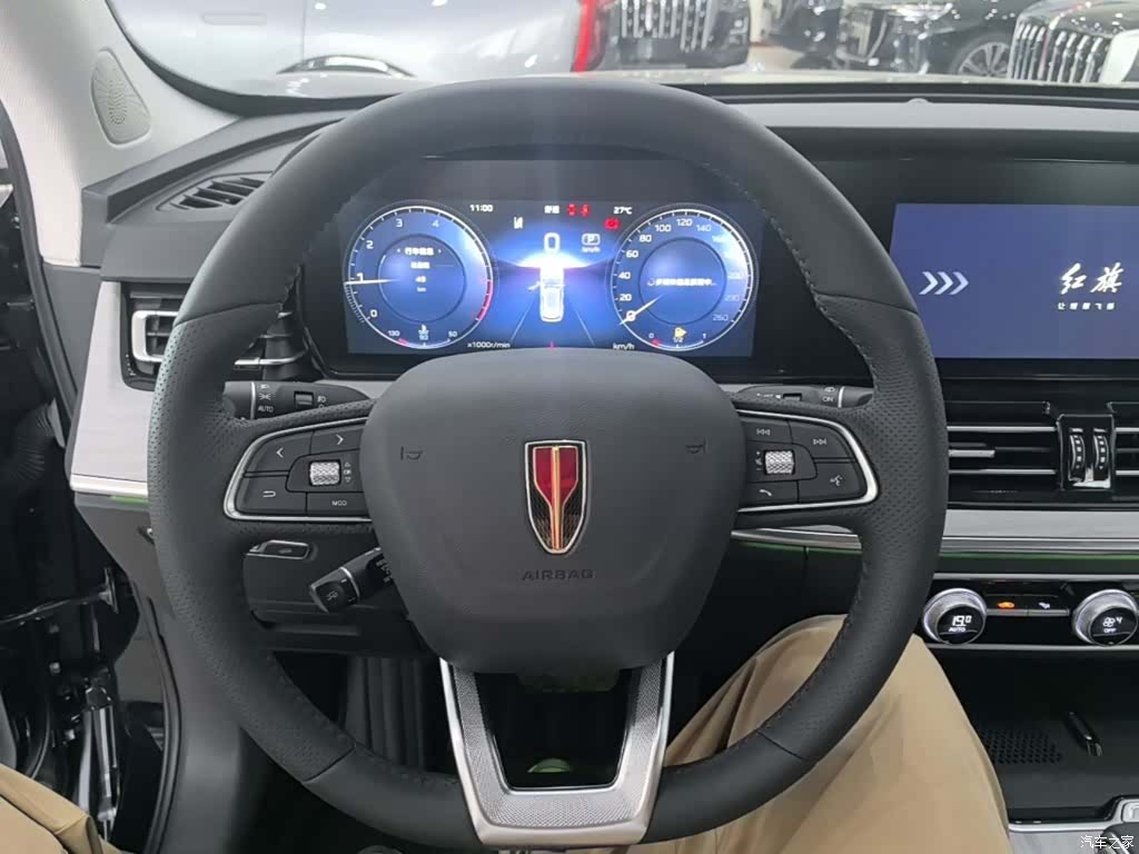 Hongqi HS5, 2025 11