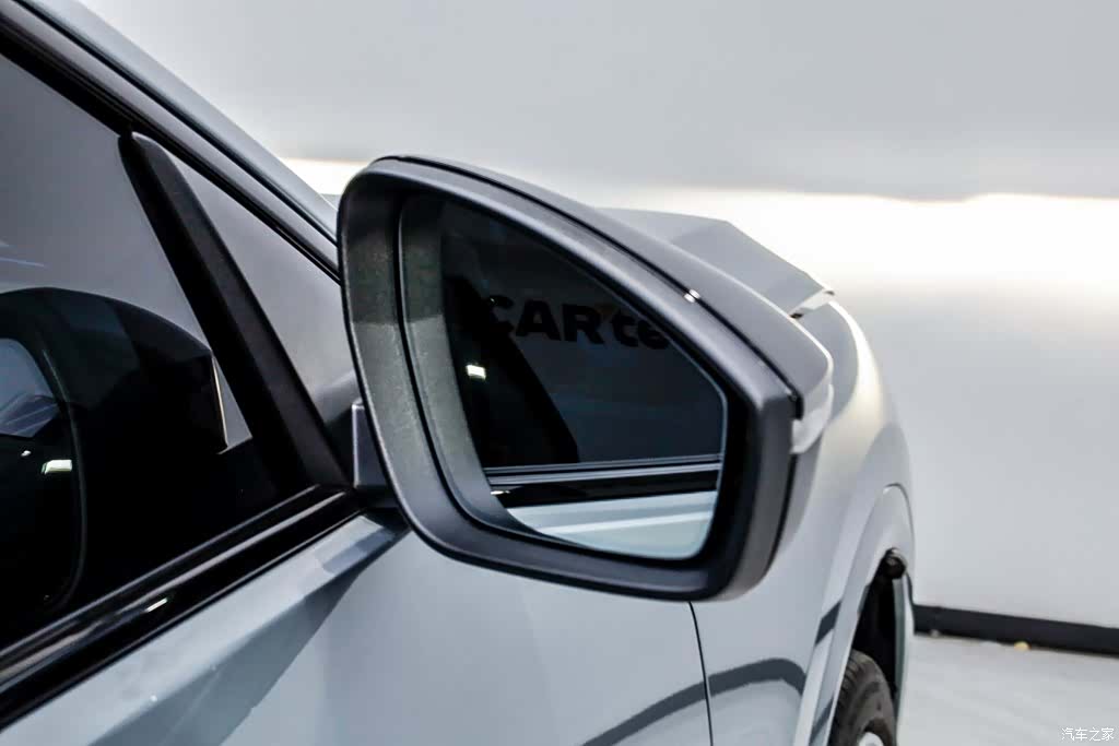 Audi Q5L, 2026 28