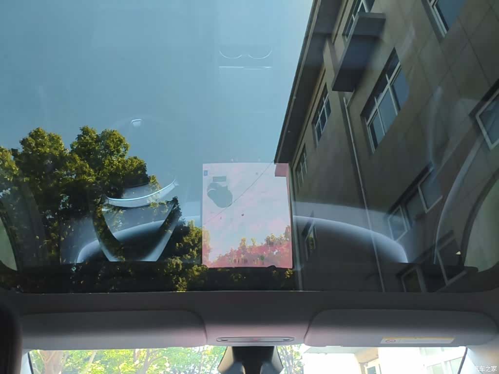 Tesla Model Y, 2025 18