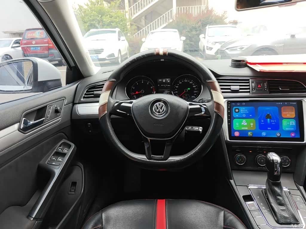 Volkswagen Lamando, 2017 11