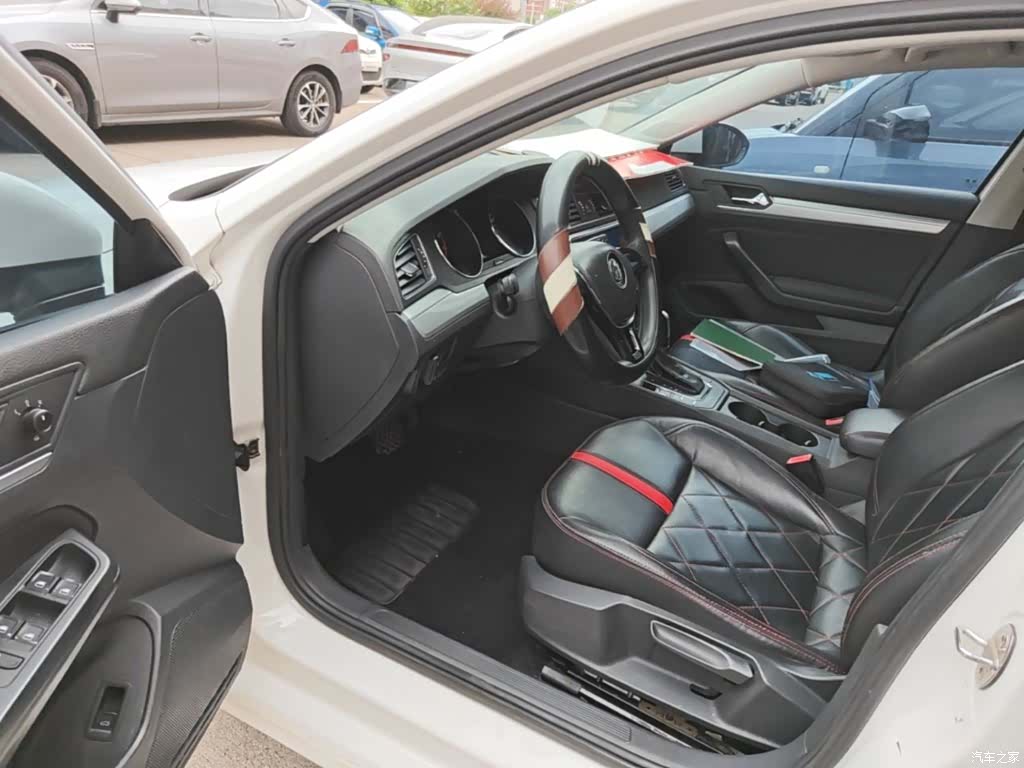 Volkswagen Lamando, 2017 16