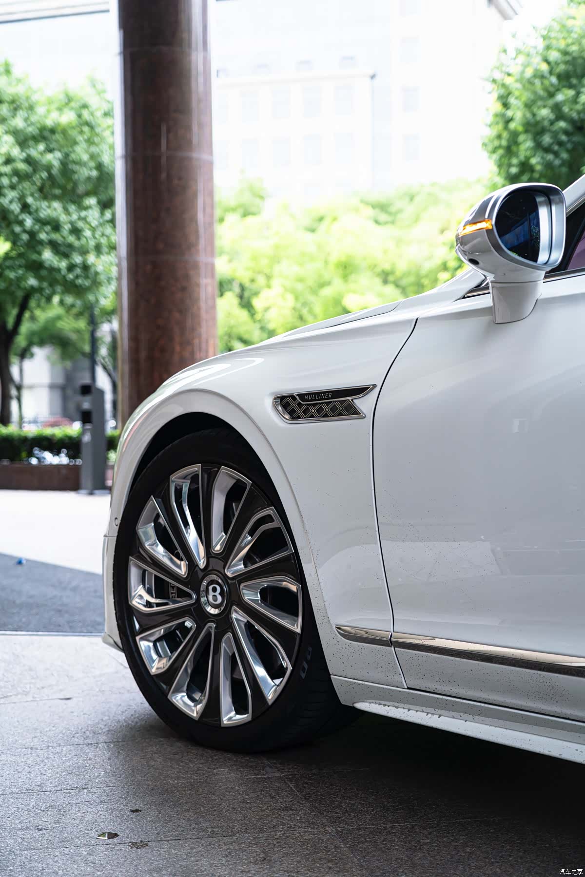 Bentley Flying Spur, 2025 4