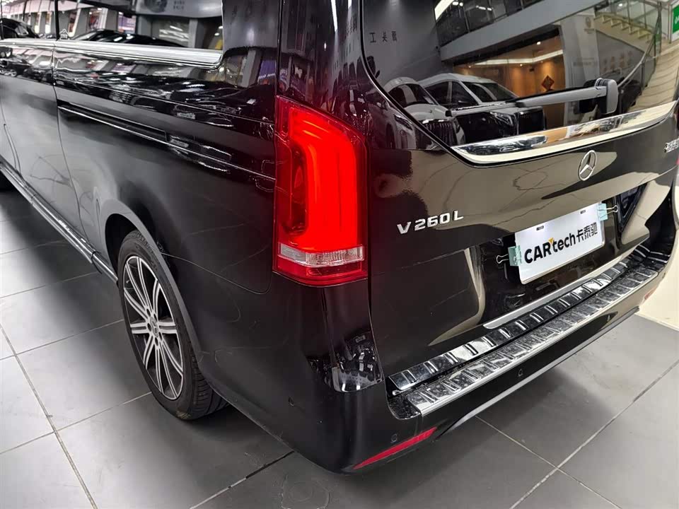 Mercedes-Benz V-class