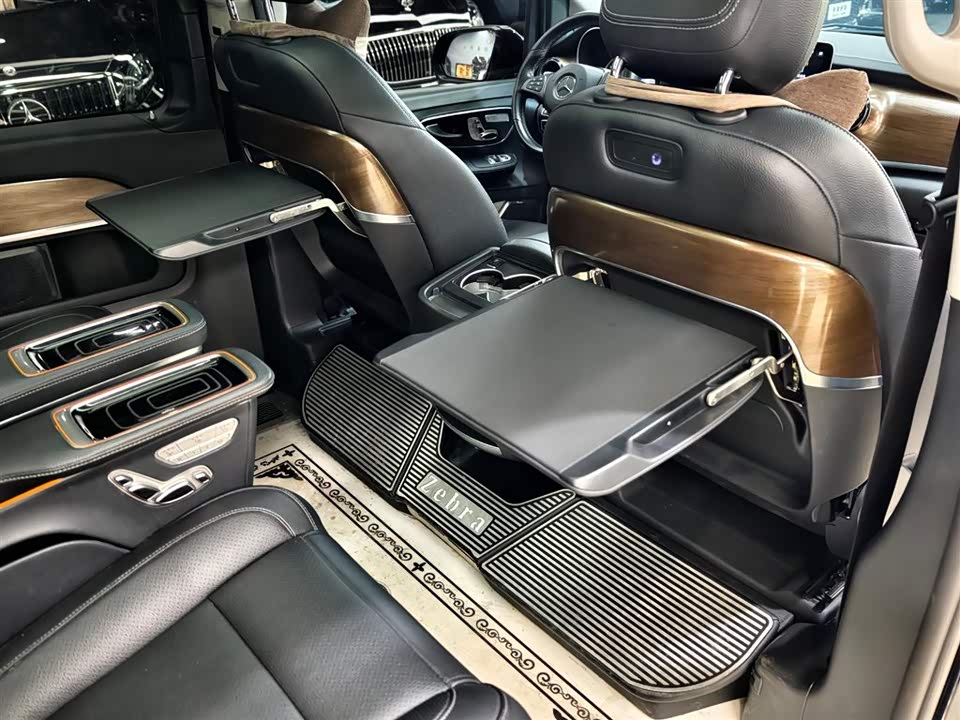 Mercedes-Benz V-class