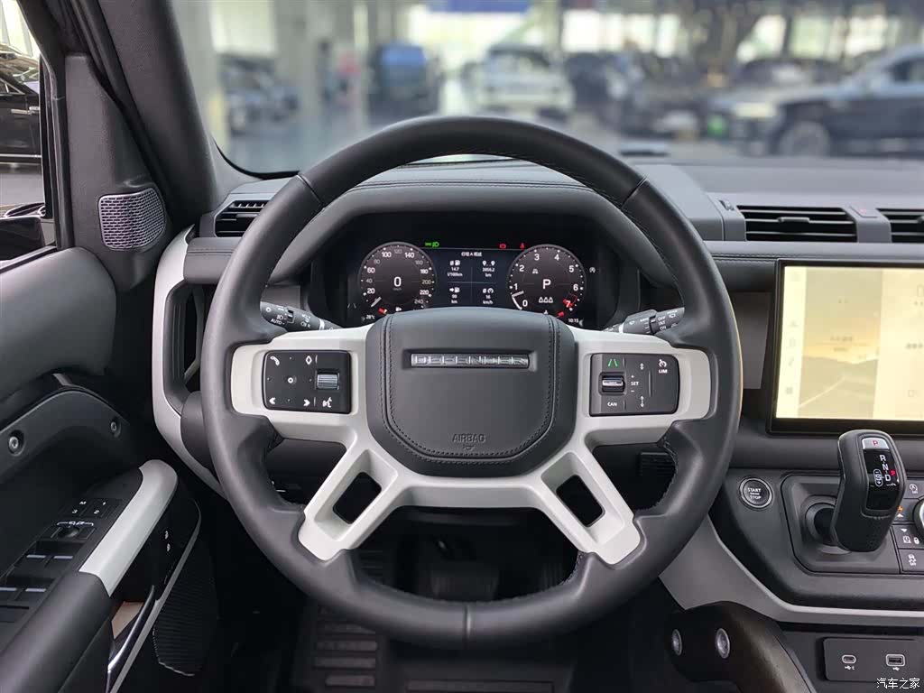 Land Rover Defender, 2023 15