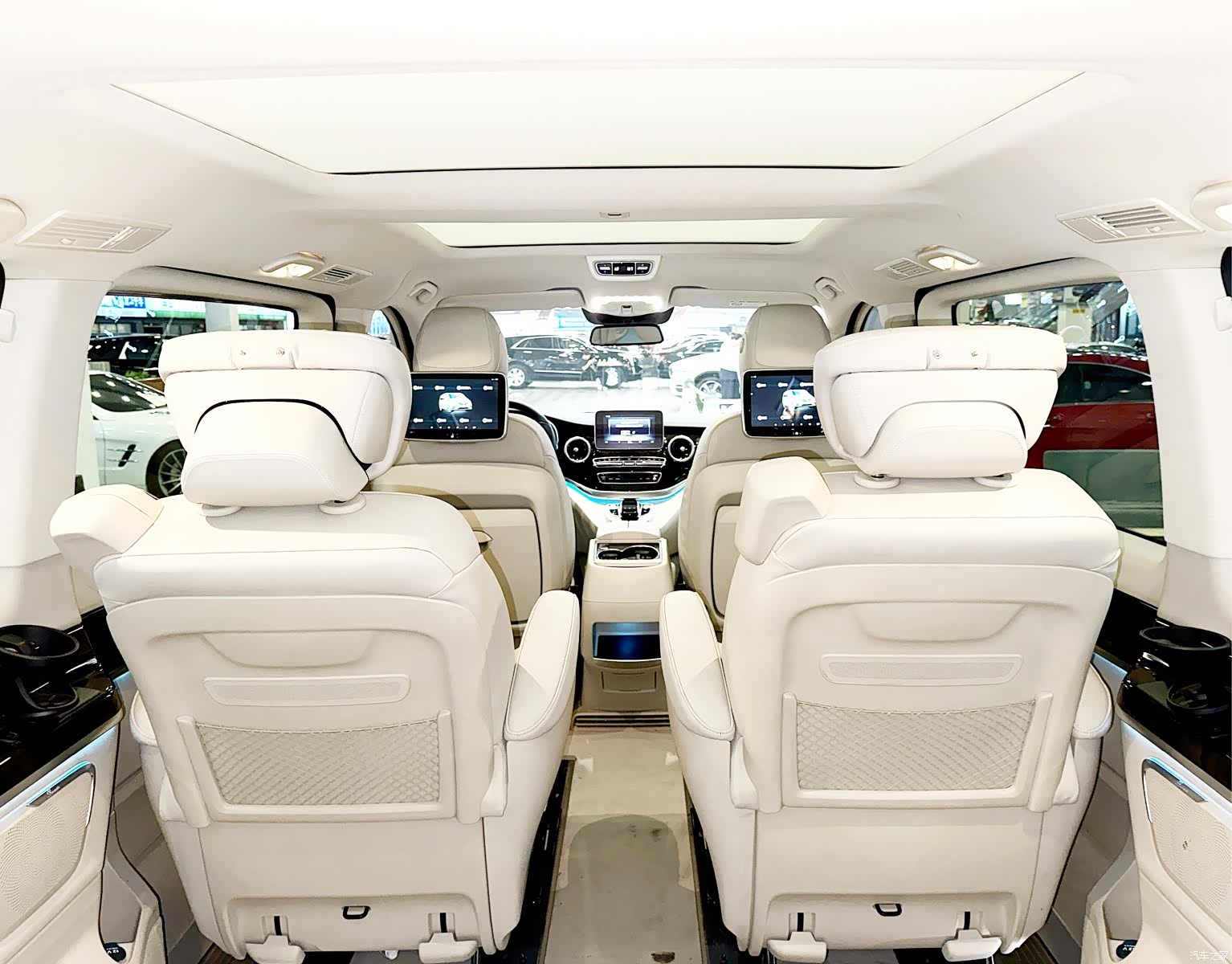 Mercedes-Benz V-Class, 2018 7