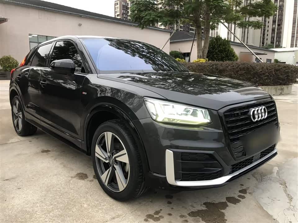 Audi Q2L