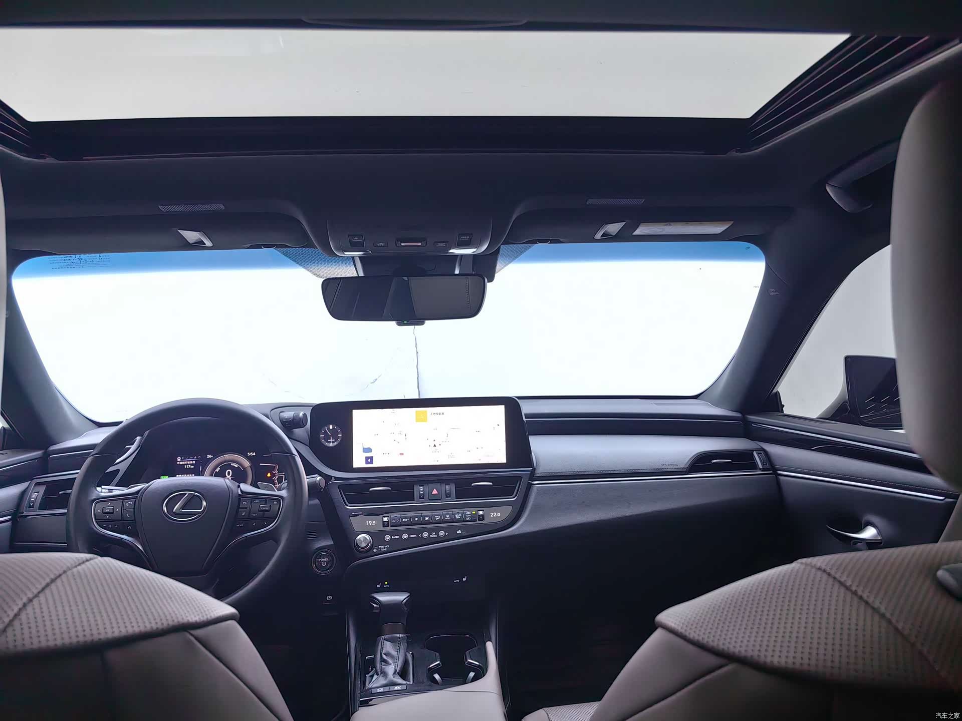 Lexus ES, 2024 7