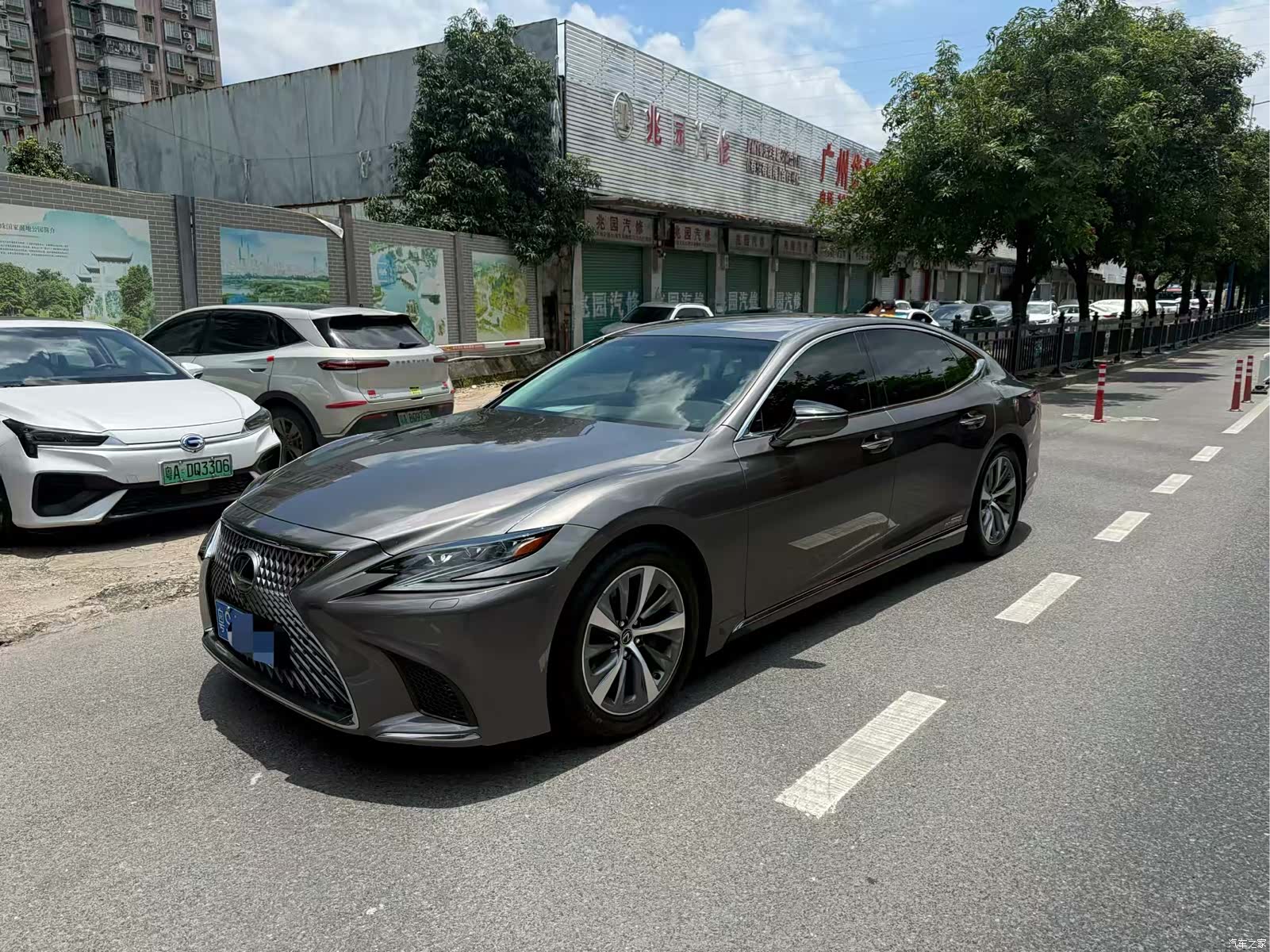 Lexus LS, 2020 1