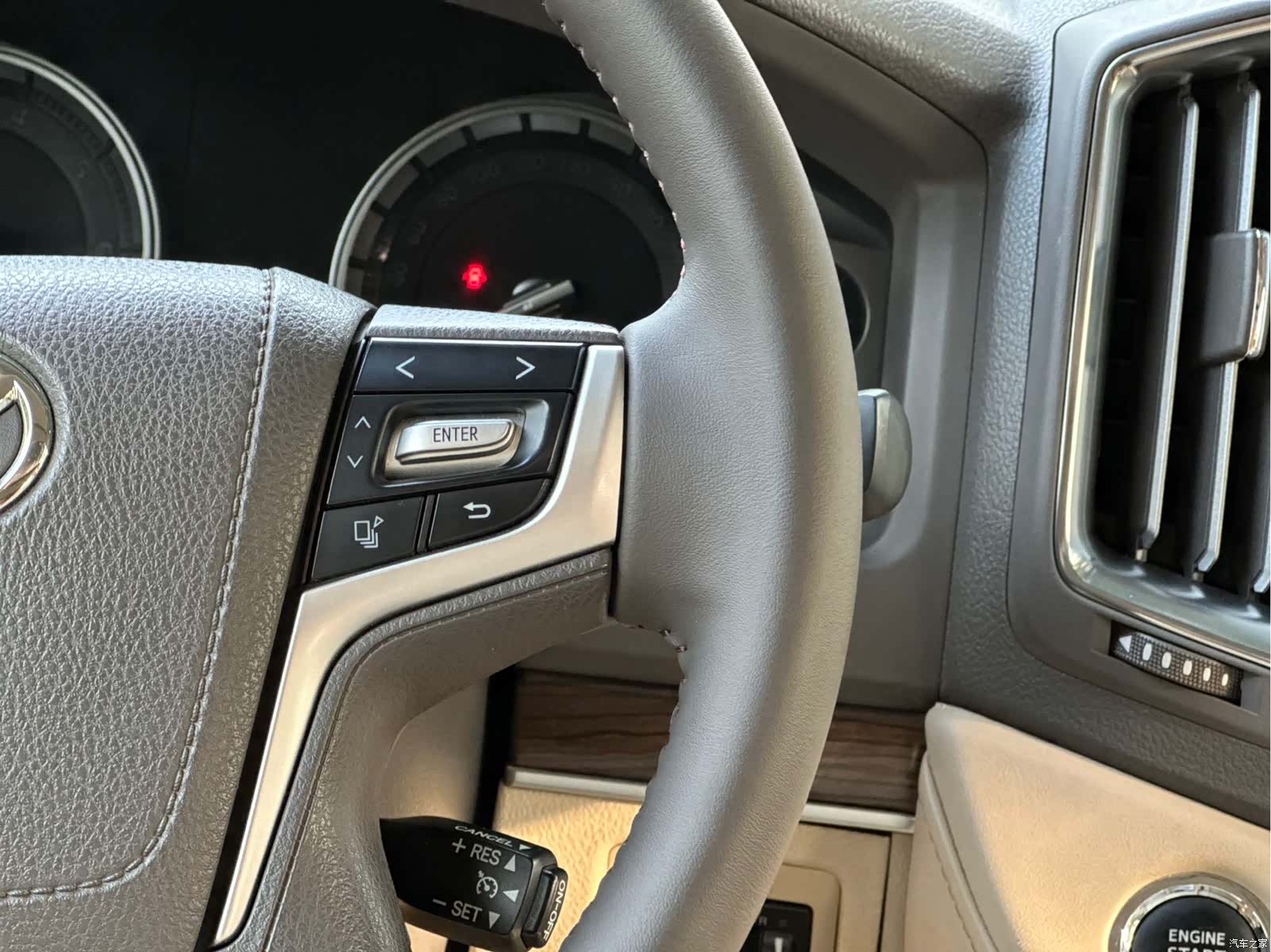 Toyota Land Cruiser, 2020 24