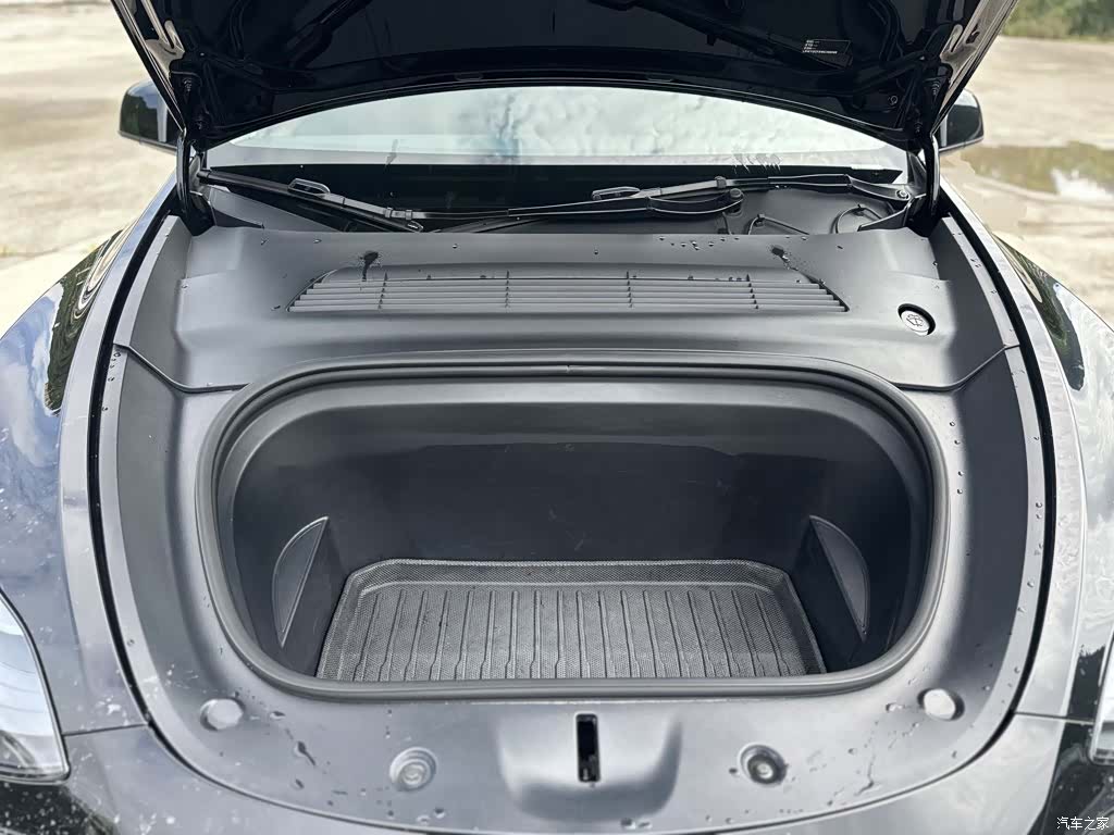 Tesla Model Y, 2022 20
