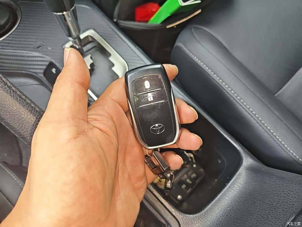Toyota RAV4, 2015 17