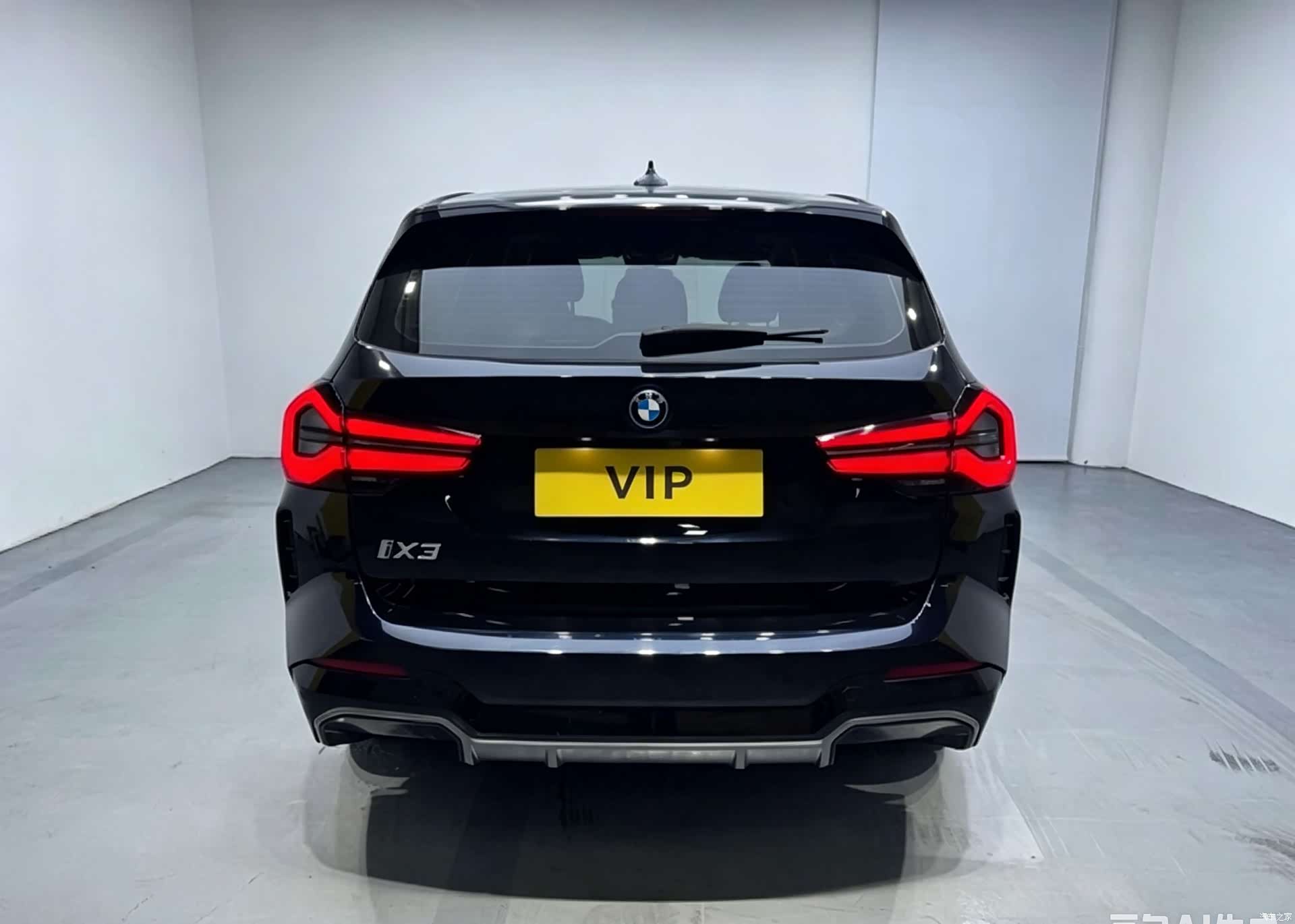 BMW iX3, 2023 4