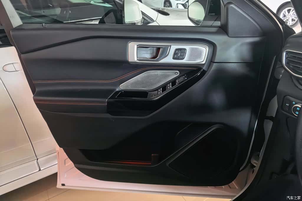 Ford Explorer, 2020 7