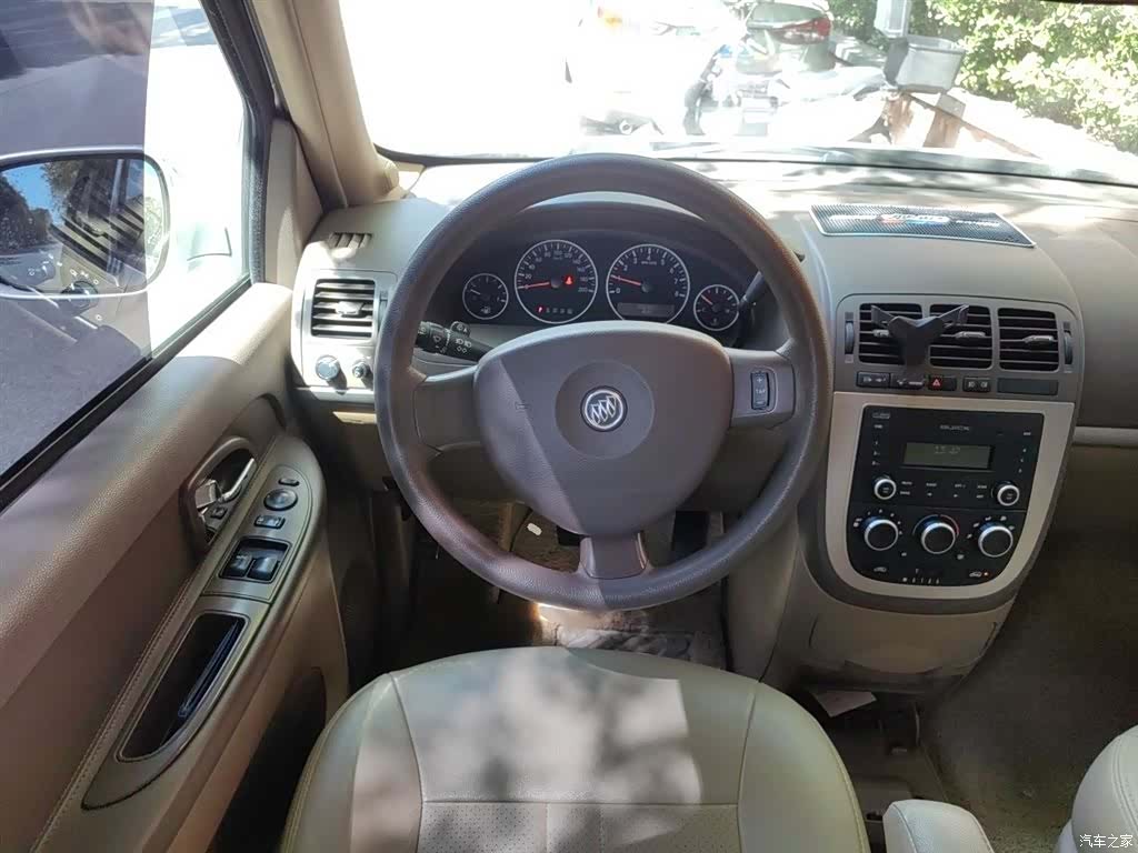 Buick GL8, 2016 3