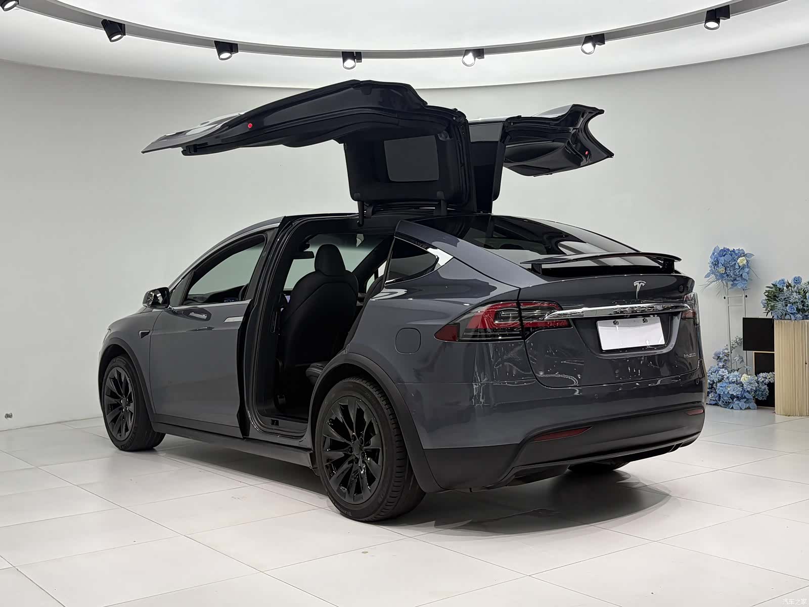 Tesla Model X, 2021 4