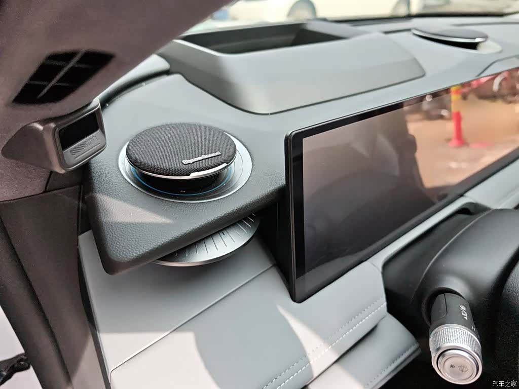 Geely E8, 2025 18