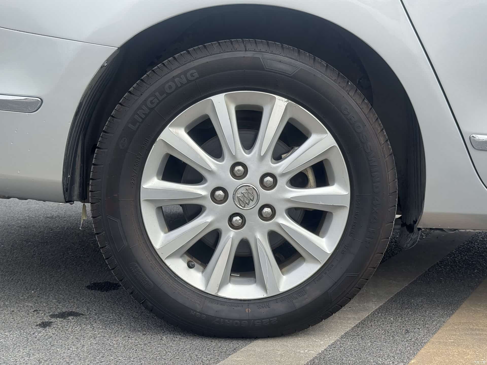 Buick GL8, 2011 13