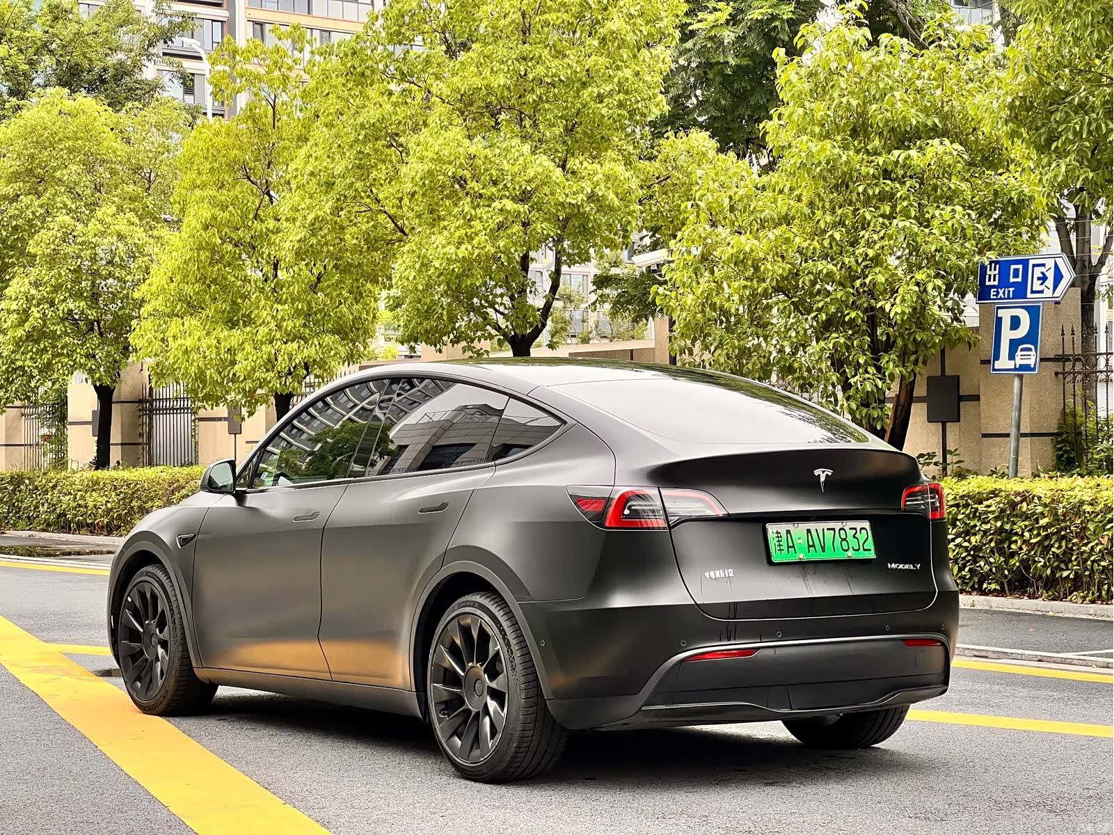Tesla Model Y, 2022 13