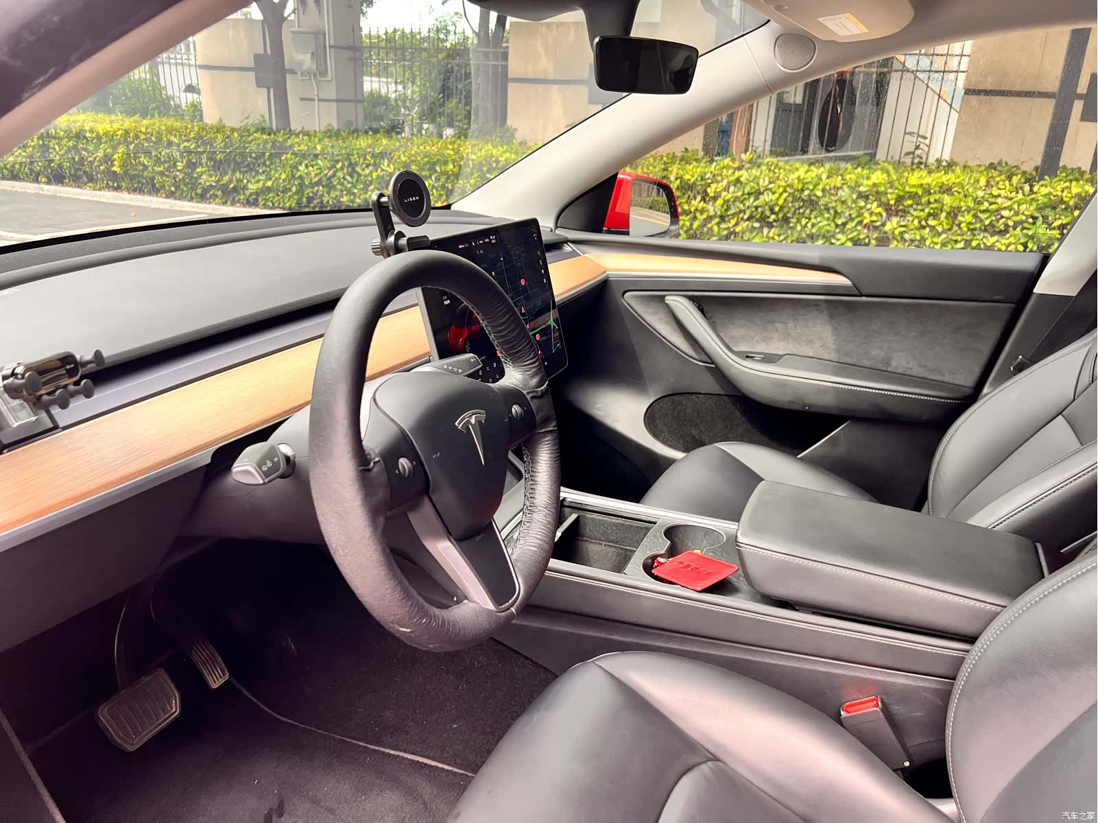Tesla Model Y, 2021 все фото
