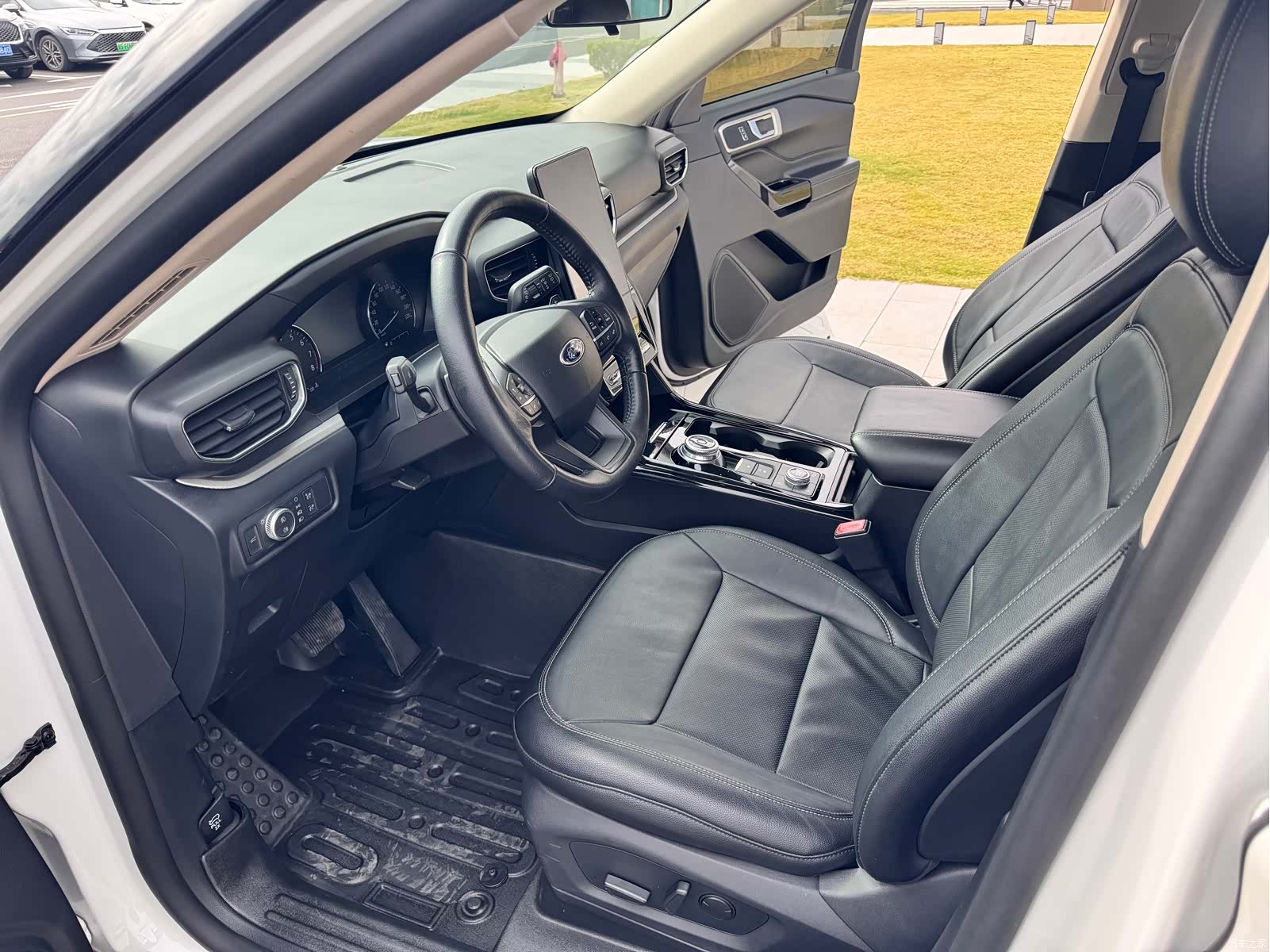 Ford Explorer, 2021 14