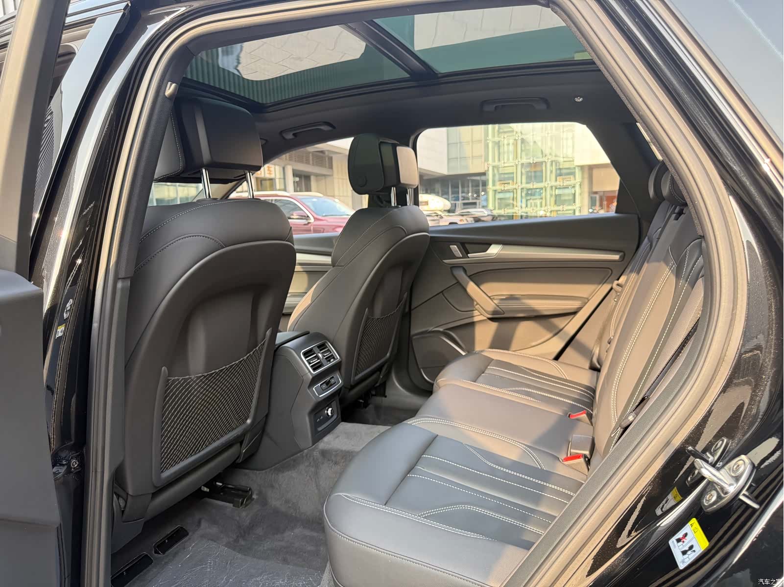 Audi Q5L, 2023 24