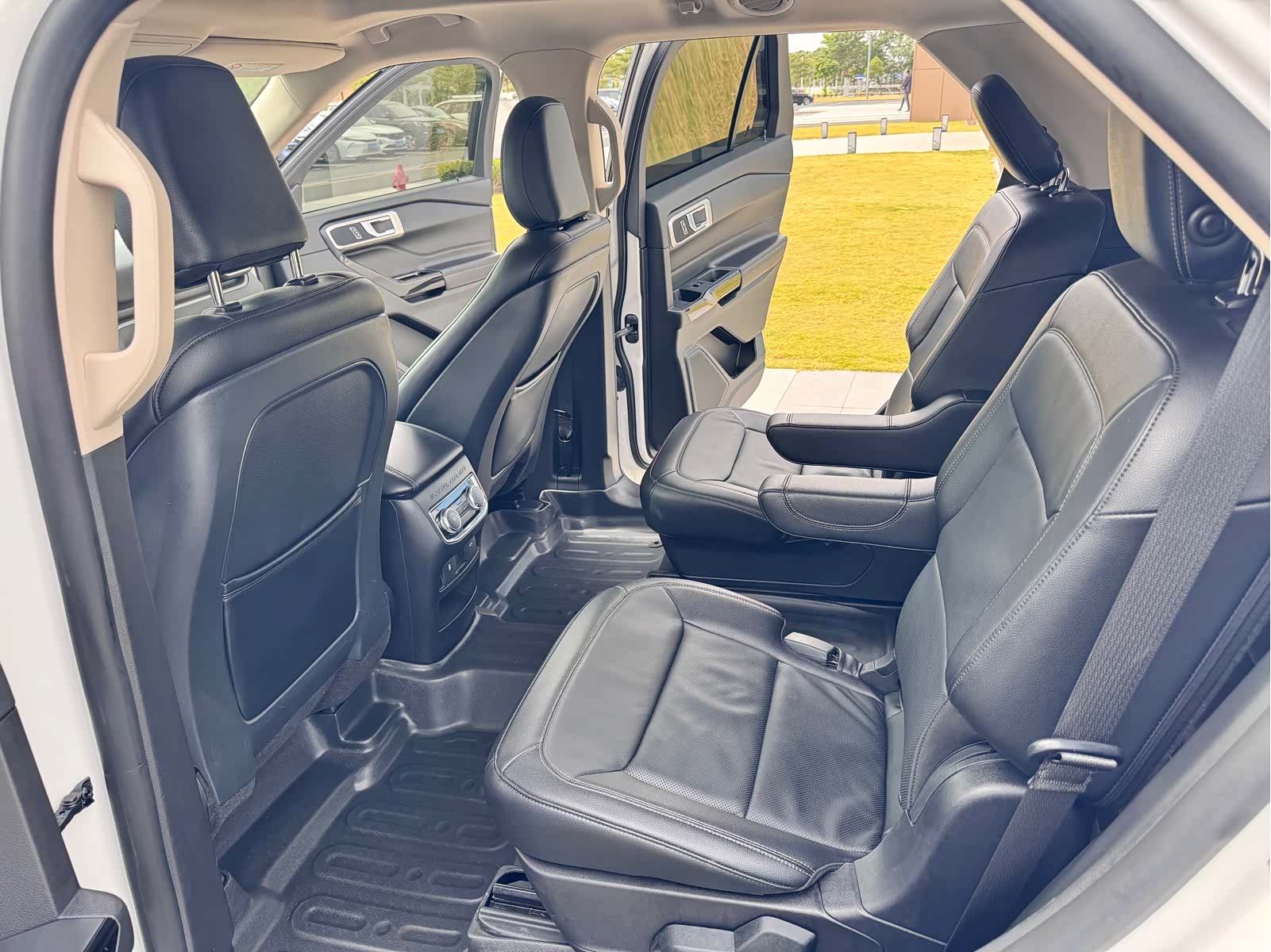 Ford Explorer, 2021 15