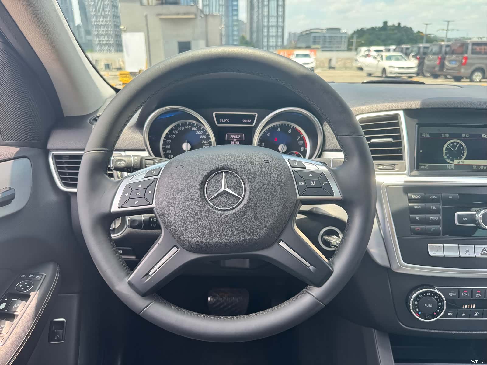 Mercedes-Benz M-Class, 2015 11