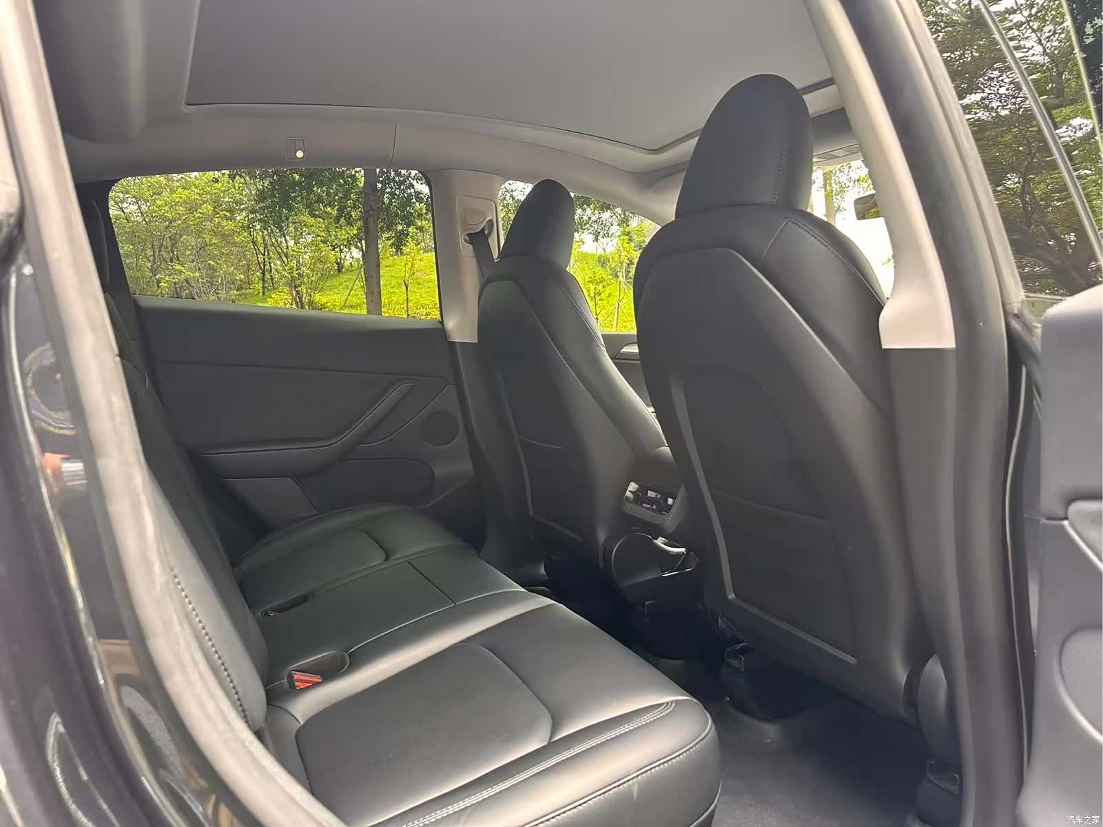 Tesla Model Y, 2024 11