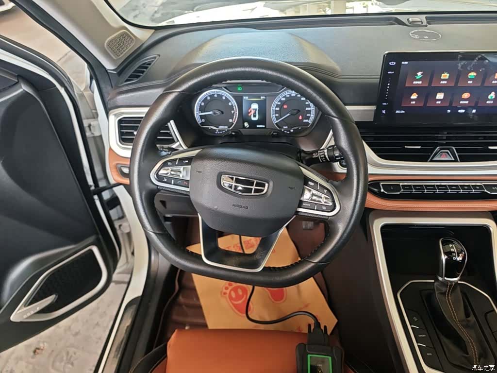 Geely X6, 2021 11