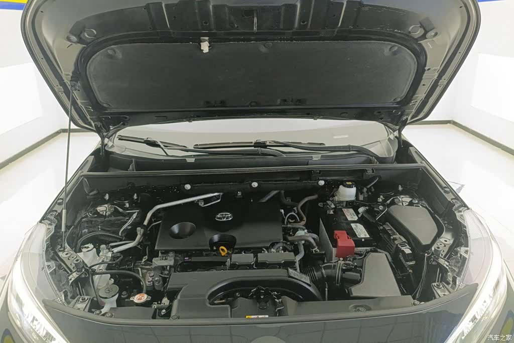 Toyota Wildlander, 2022 10