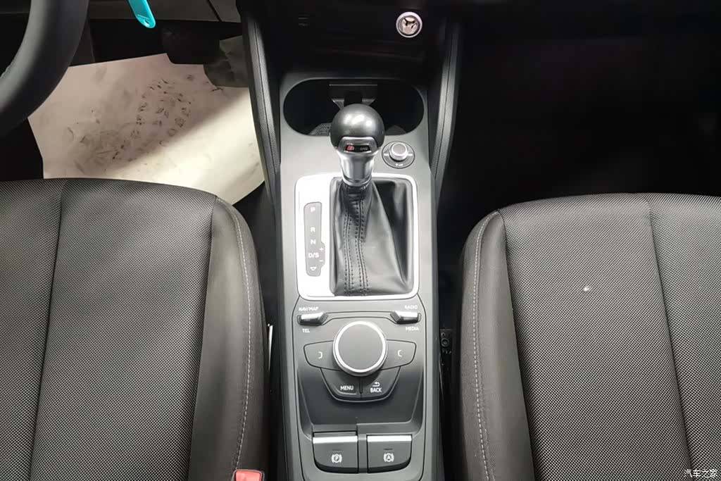 Audi Q2L, 2021 16