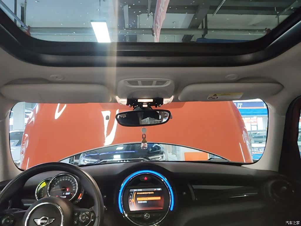 Mini ONE, 2018 18