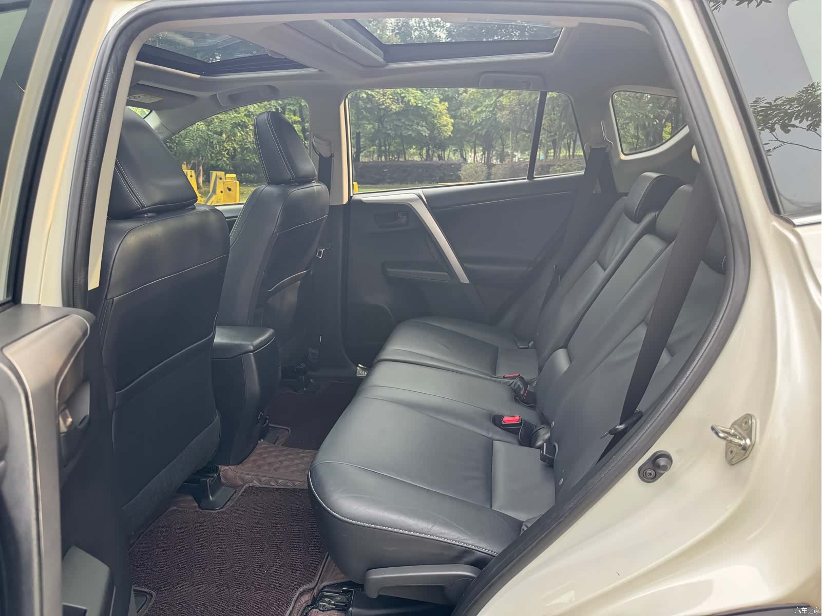 Toyota RAV4, 2017 11
