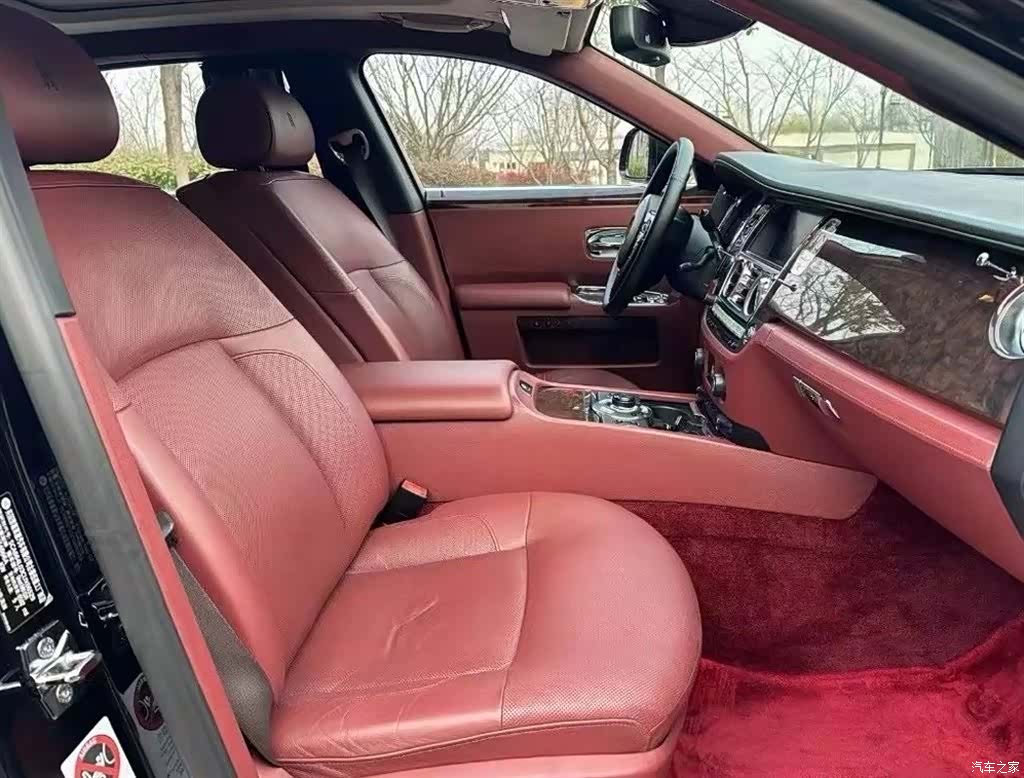 Rolls-Royce Ghost, 2013 8