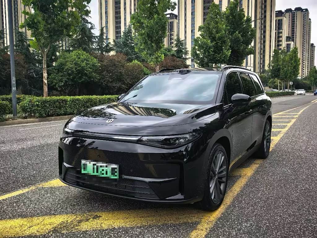 Leapmotor C16
