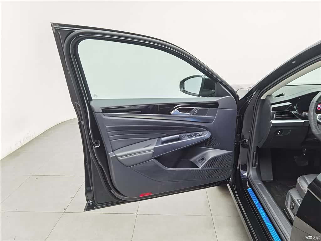Volkswagen Passat, 2025 8