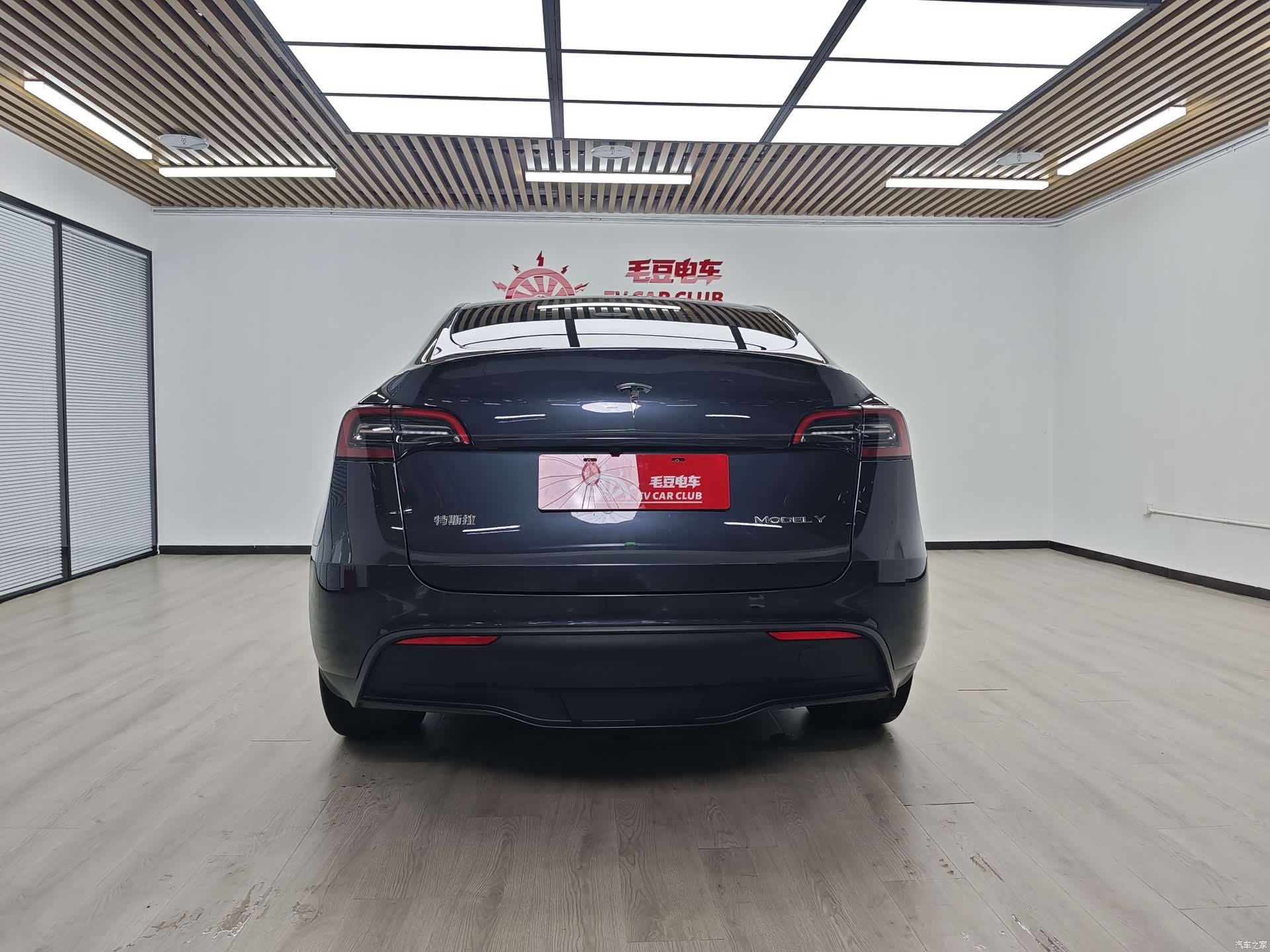 Tesla Model Y, 2024 6