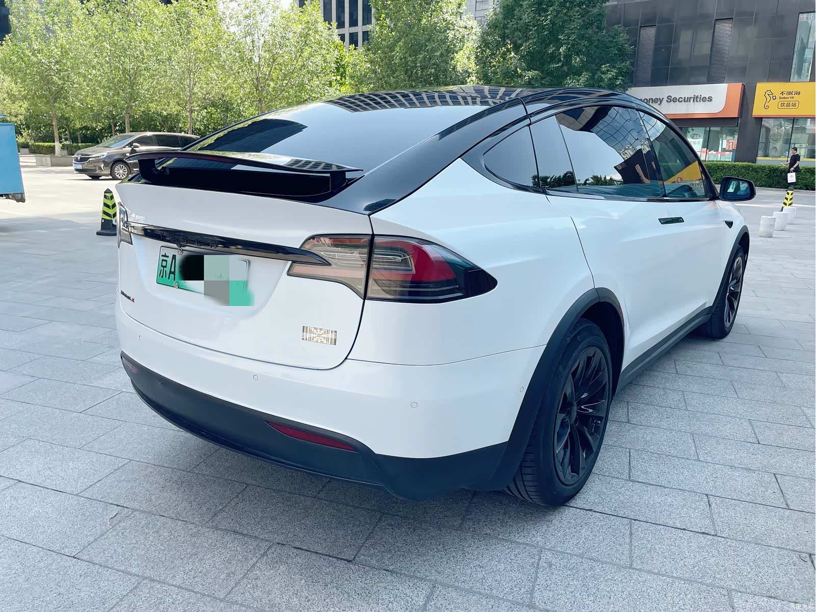 Tesla Model X, 2017 4