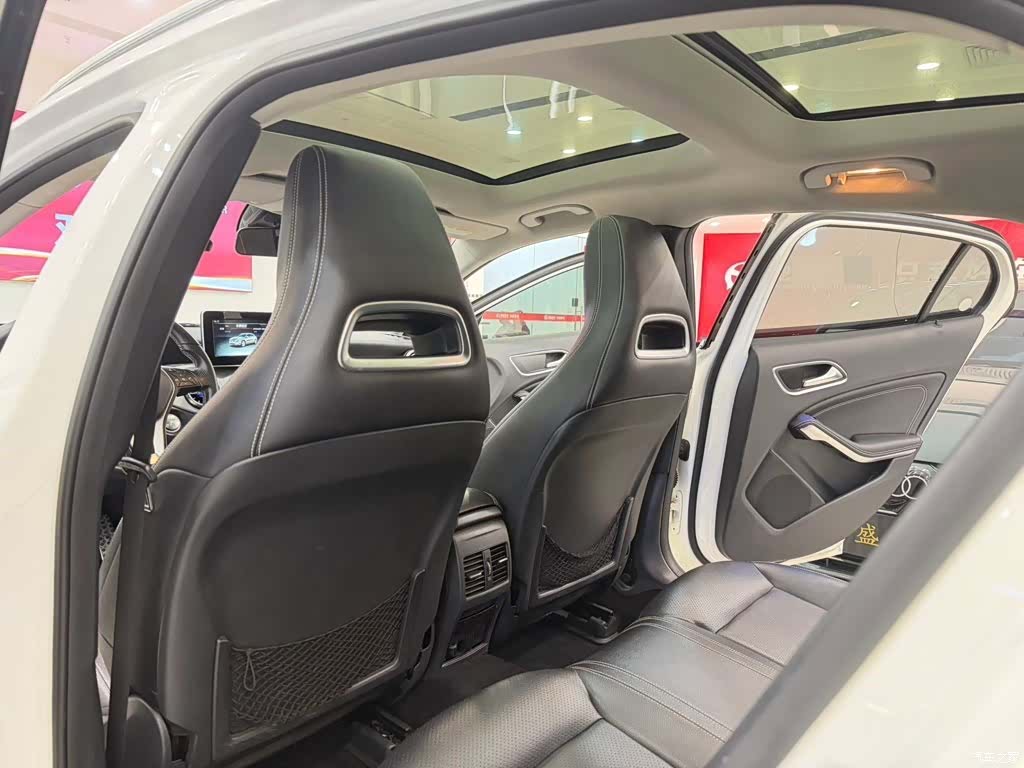 Mercedes-Benz GLA, 2016 11
