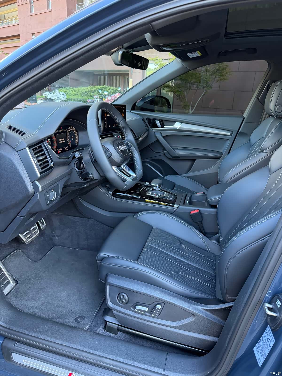 Audi Q5L, 2025 3