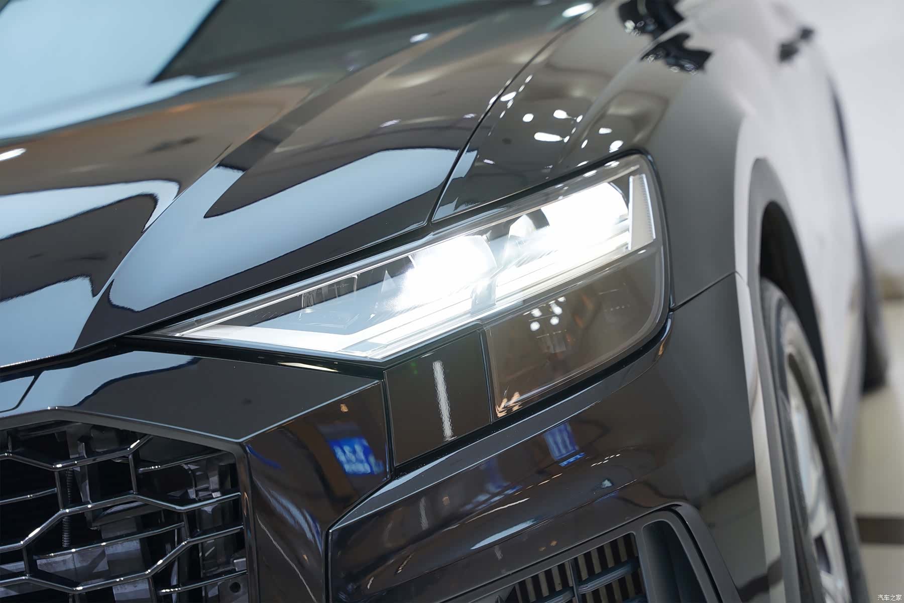 Audi Q8, 2023 7