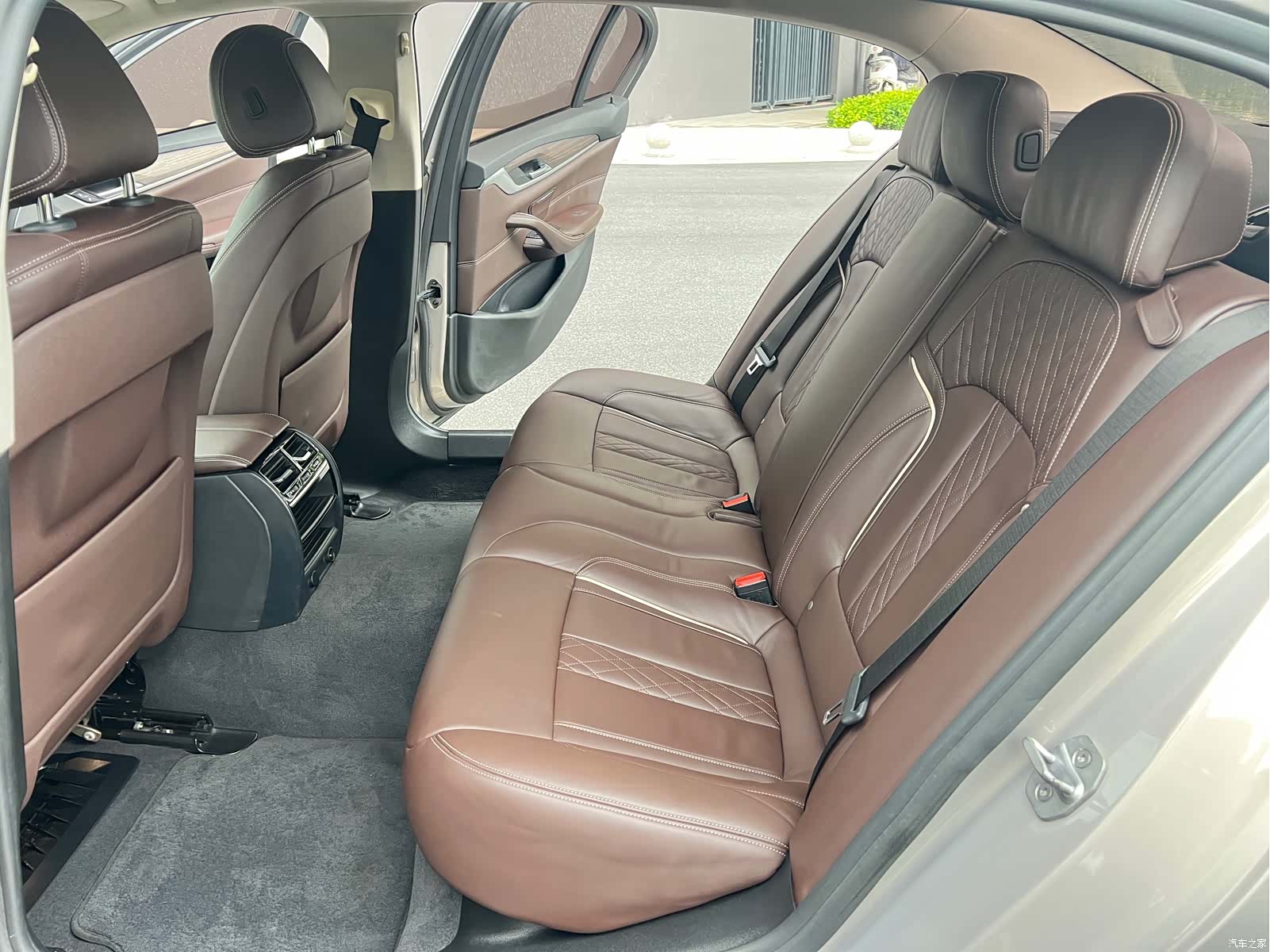 BMW 5 Series, 2017 11