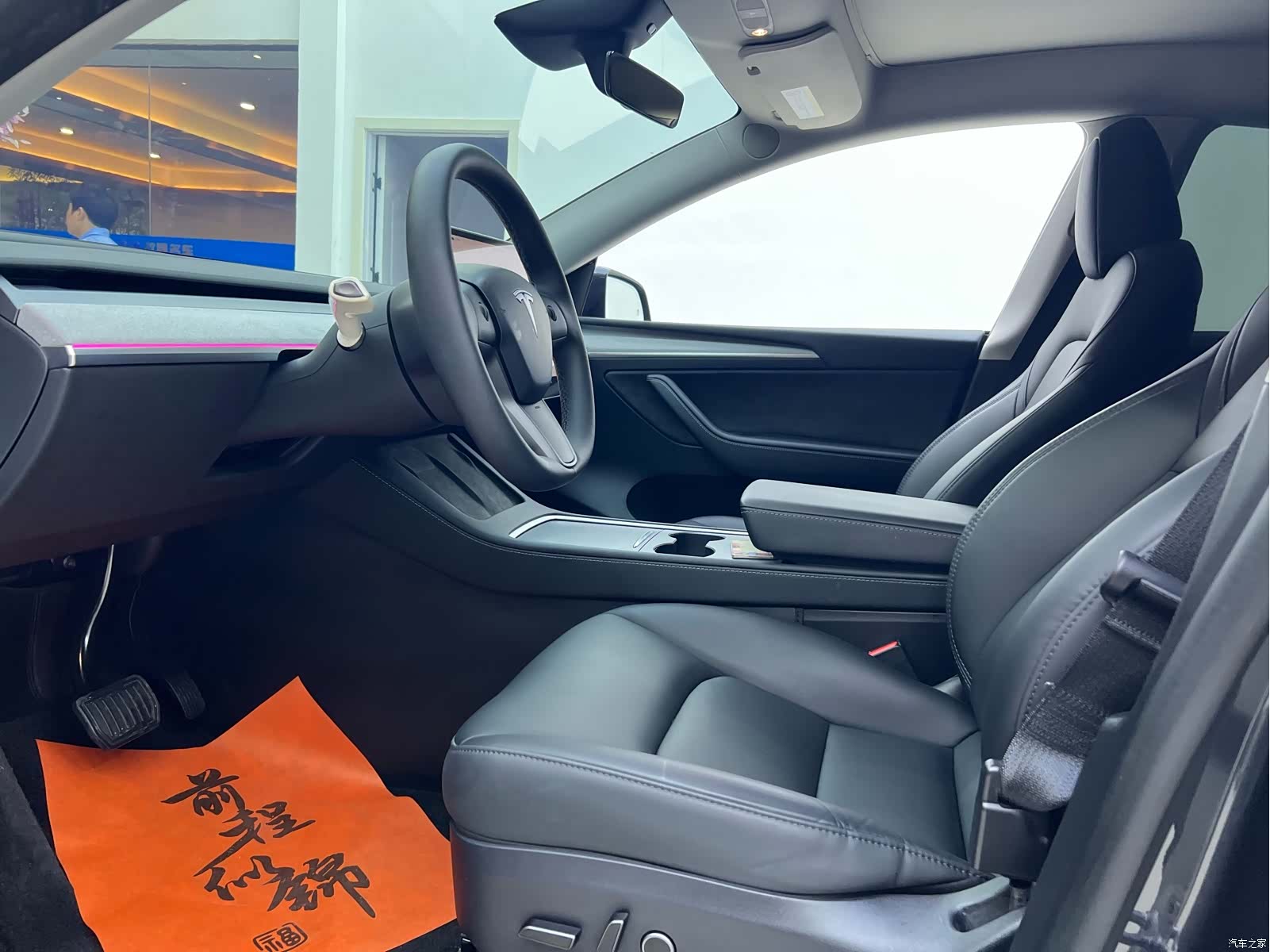 Tesla Model Y, 2024 17
