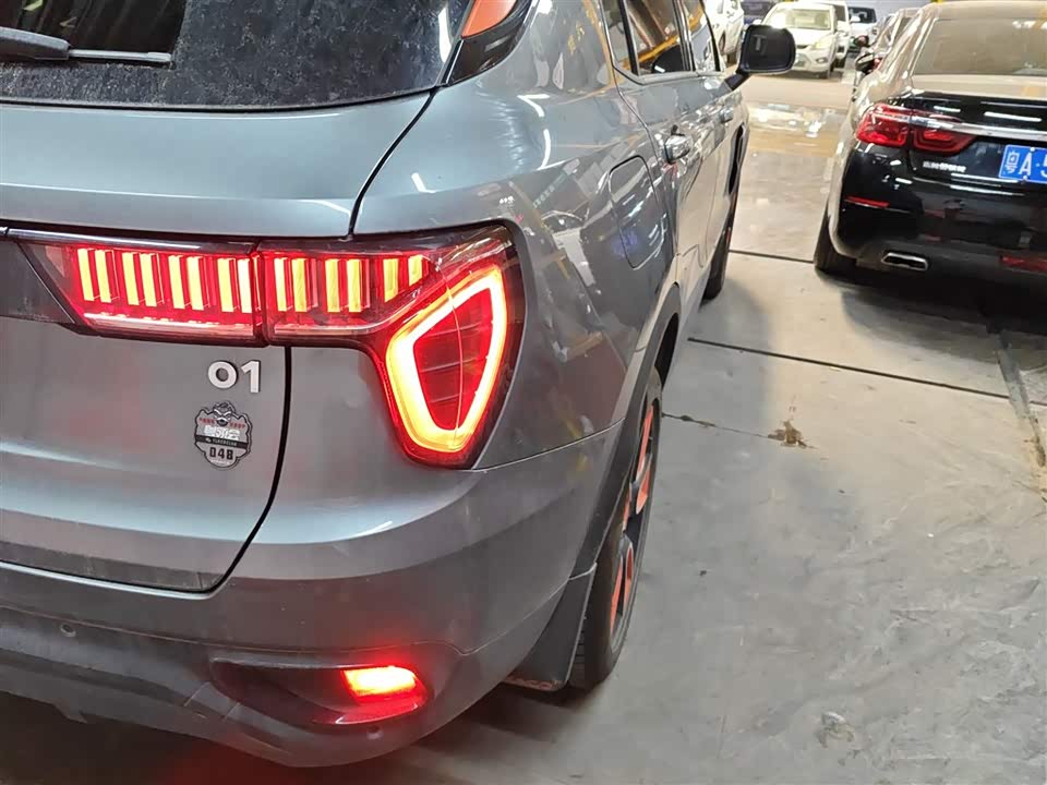 Lynk & Co 01