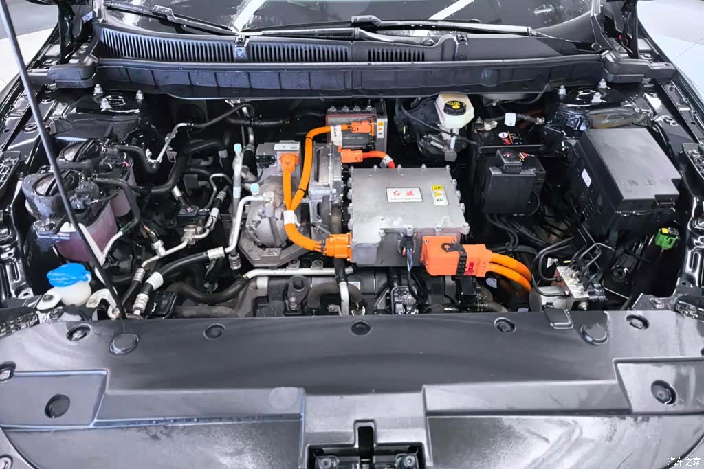 Hongqi QM5, 2023 10